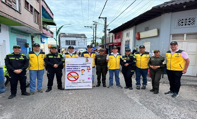 5 funcionarios de la Policía Nacional en compañía de 6 funcionarios de la secretaria de seguridad y convivencia ciudadana en el sector de la campana en Barrancabermeja 