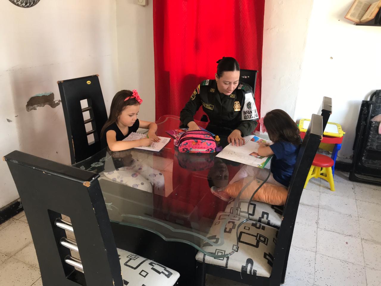 Policía y Madre, combinación con sacrificio