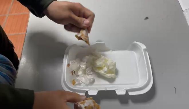 Base de coca dentro del cono de helado