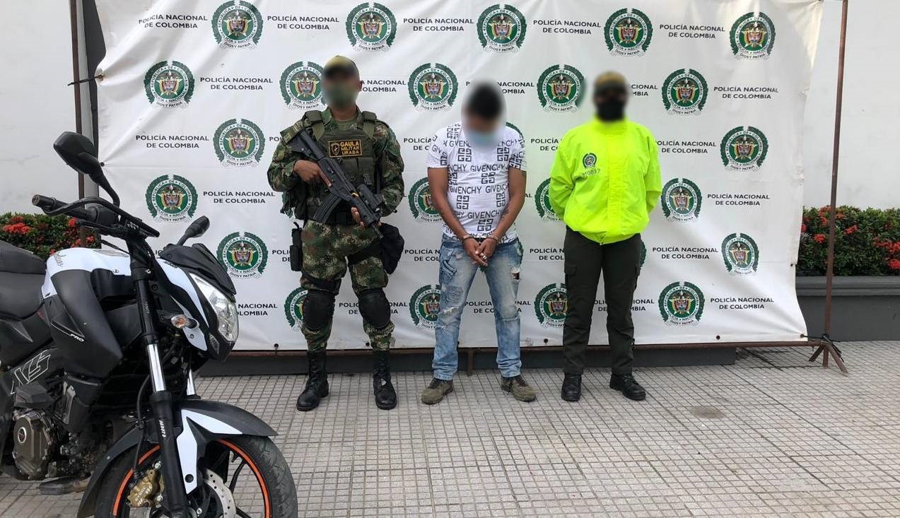 El sujeto era buscado por cuatro delitos  y sería el responsable de la comisión de 11 homicidios perpetrados en la subregión de urabá, en los últimos dos años  