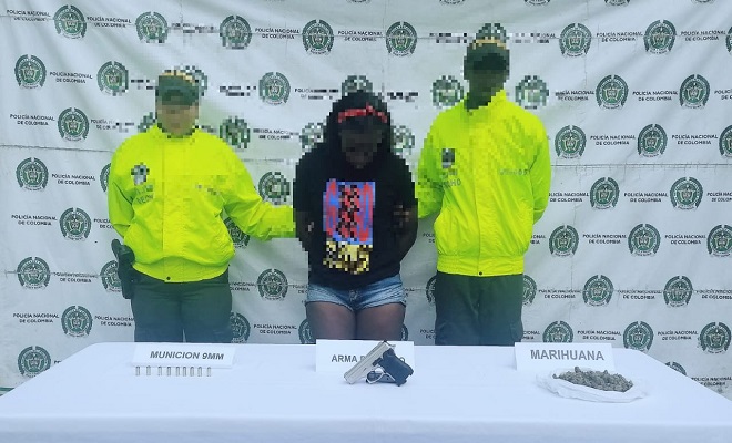 Capturada por porte de estupefacientes