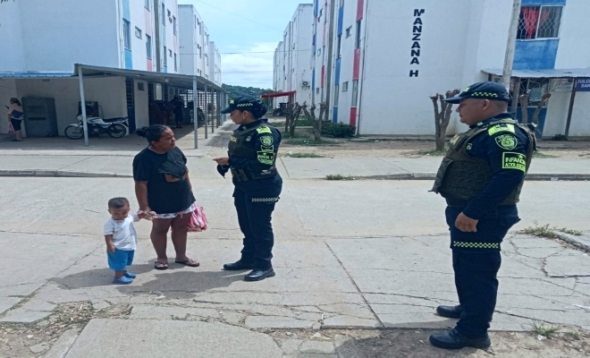 Policia de infancia y adolescencia realiza campañas para el cuidado de los niños en la urbanización los Recuerdos 