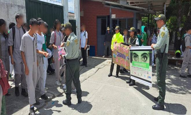 En el Espinal la Policía Nacional ha venido realizando acompañamiento de regreso a clases.