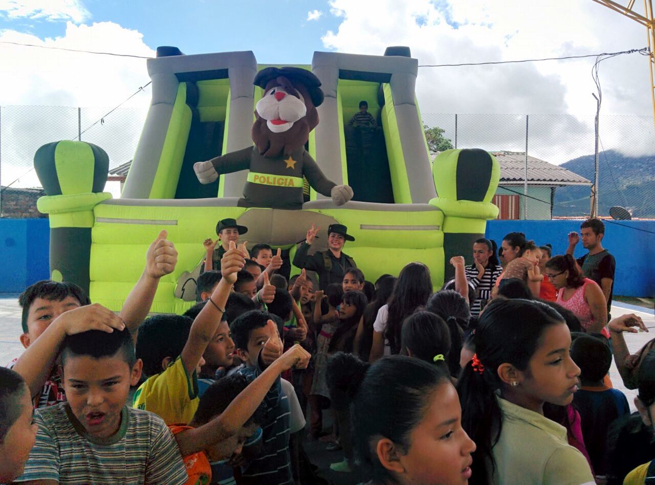 Más de 200 menores se han vinculado a las actividades de prevención.