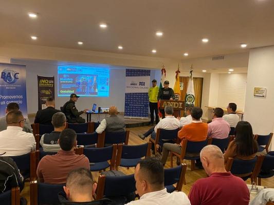 El GAULA emplea encuentros antiextorsión con el gremio de empresarios para prevenir la extorsión