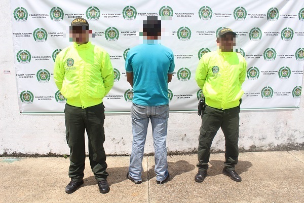 policía-comprometido