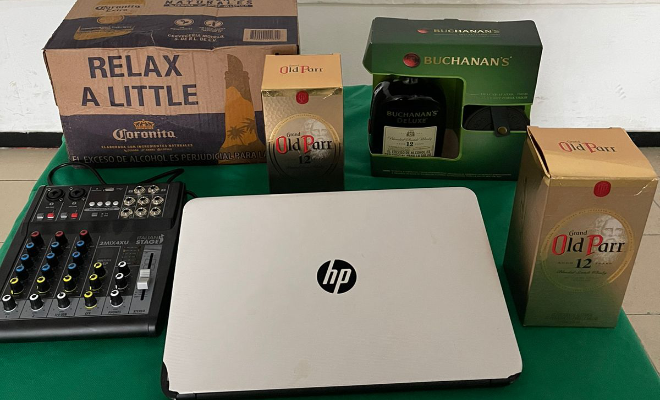 Captura en flagrancia de dos personas por el delito de hurto