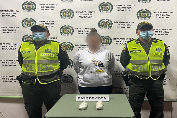 Capturada por porte de estupefacientes 