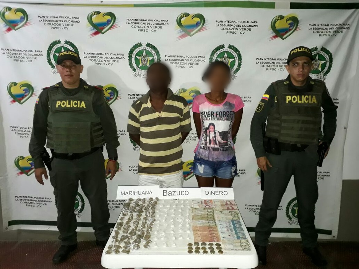 Les fueron hallados en su poder más de 100 dosis de estupefacientes listos para su distribución