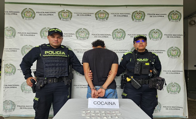 Fue requerido para verificación, un sujeto de 38 años de edad, que fue sorprendido con 22 dosis de cocaína