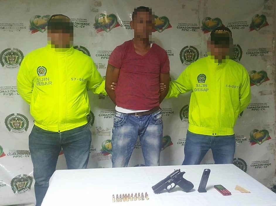 El capturado se le incauto una pistola, un proveedor para la misma y 21 cartuchos