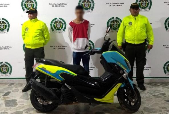Hombre capturado y motocicleta incautada 