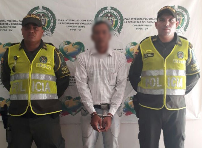 Cae en puesto de control por atentar contra su cónyuge.