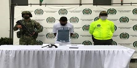 El sujeto presunto Integrante del del Clan del Golfo se le halló en su poder un arma de fuego 