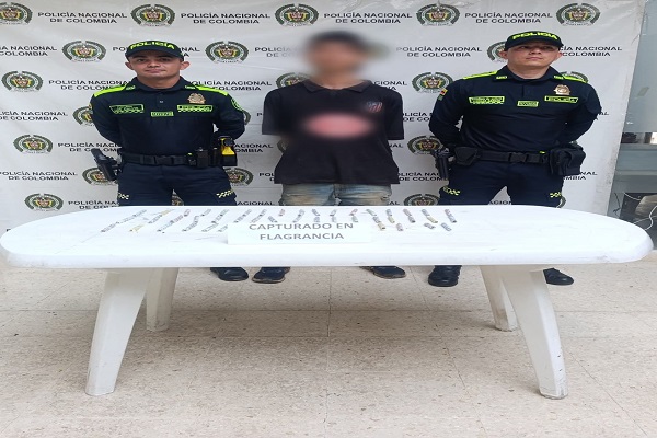 Dos Policías y un capturado por el delito de tráfico, fabricación o porte de estupefacientes