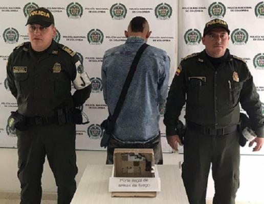 Capturado en flagrancia portando un arma de fuego ilegal