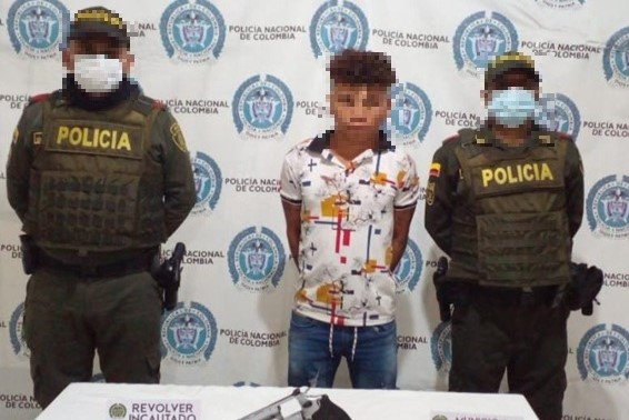 Capturado en flagrancia portando un arma de fuego ilegal en el barrio el Carmen