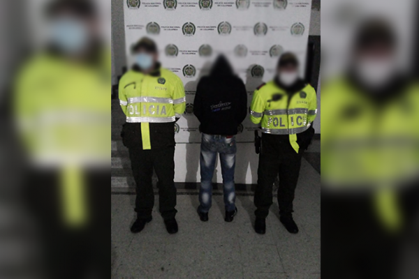 Un hombre de 39 años de edad fue golpeado físicamente por defender a una femenina