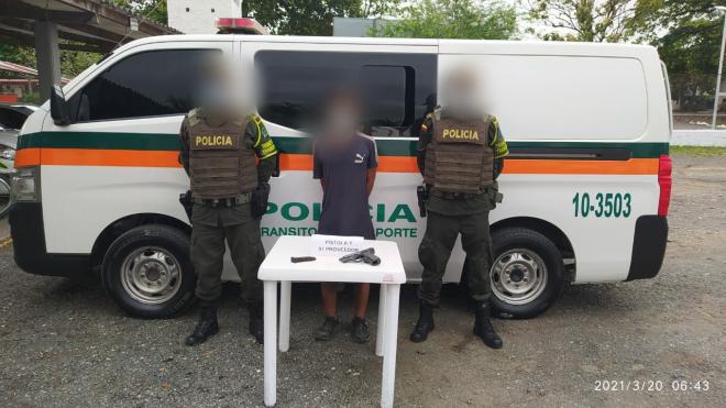 Esta persona no contaba con el salvo conducto del porte de armas de fuego.