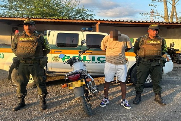 Tres personas capturadas por el delito de uso de documento público falso