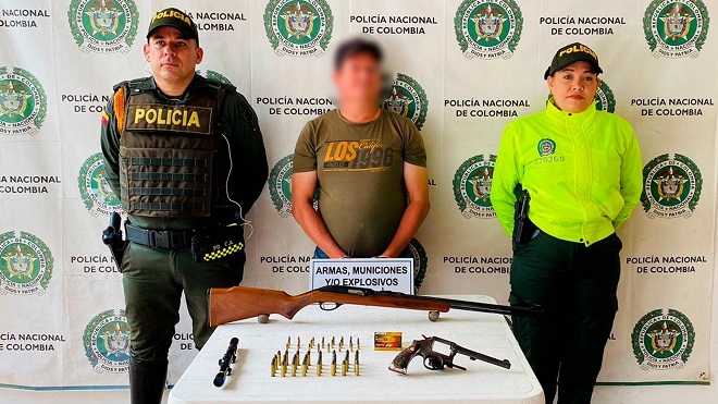 En diligencias de registro y allanamiento fueron halladas dos armas de fuego y munición de guerra