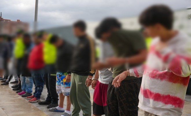 Hombres que expendían estupefacientes en la localidad de Suba