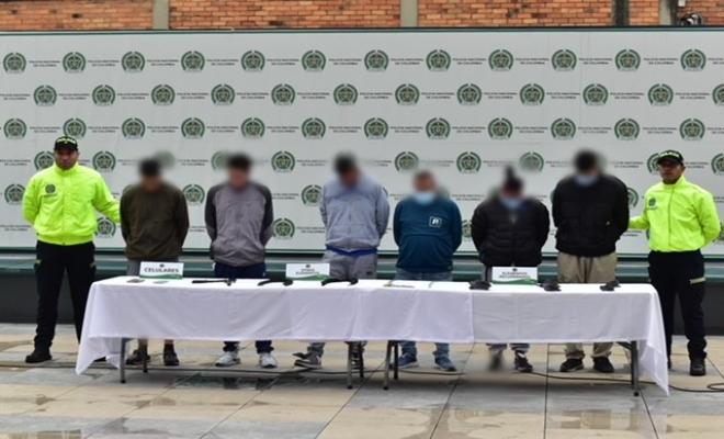 Presentación de la captura de 4 hombres y una mujer que hurtaban bicicletas en la localidad de Fontibón