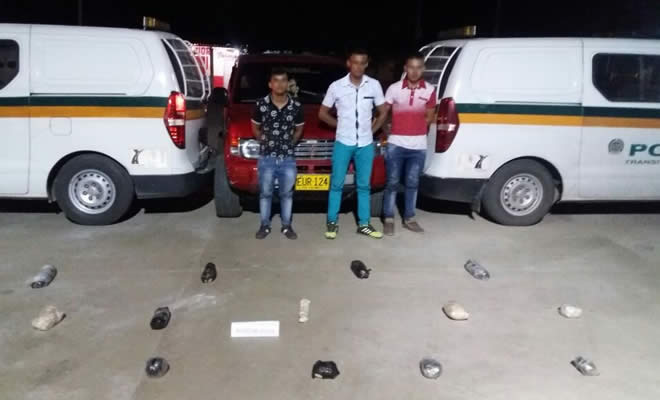 Llevaban varios paquetes con base de coca envueltos al interior de una llanta