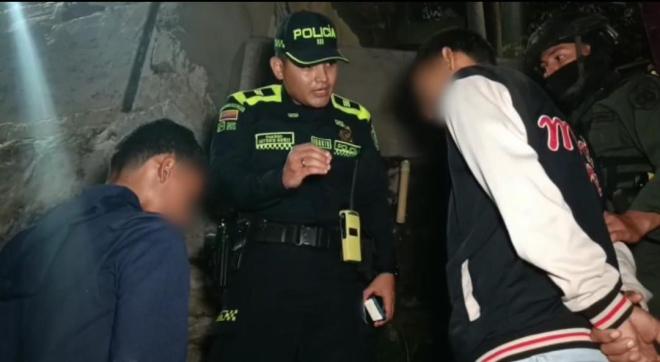 Sorprendimos a dos hombres de nacionalidad extranjera comercializando estupefacientes 