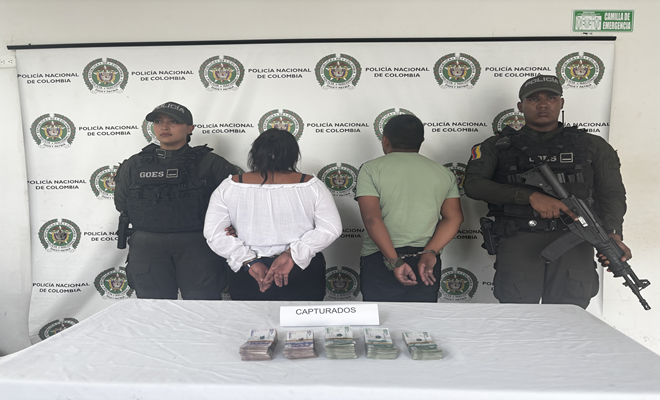 Dos Polic&iacute;as y Dos capturados y elementos incautados