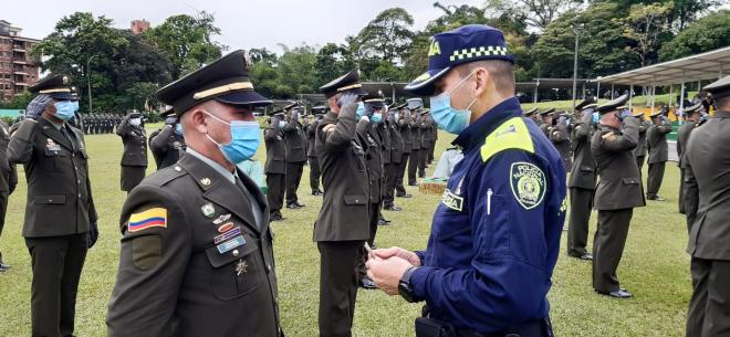 Ceremonia-de-ascenso-mandos-del-nivel-ejecutivo-2
