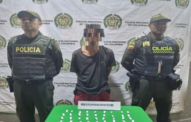 Al ser registrado fue sorprendido con el estupefaciente