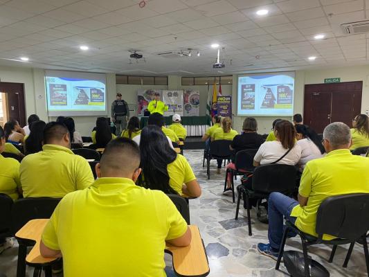 Conferencia antiextorsión en Florencia 