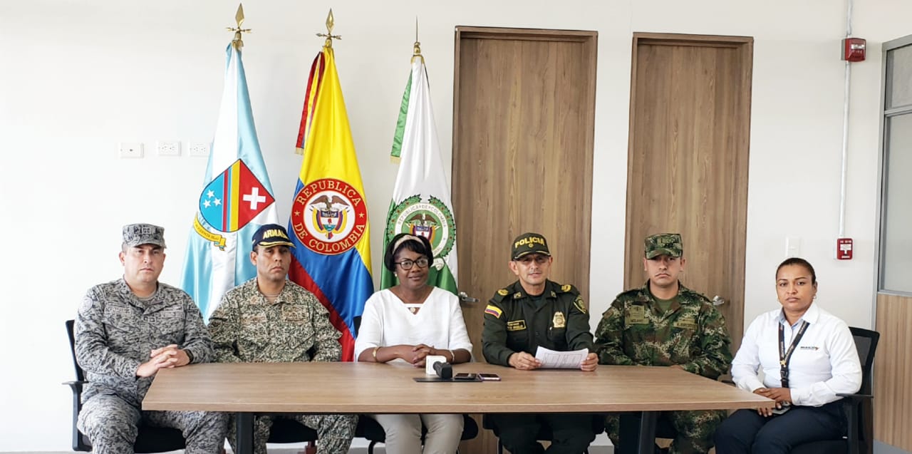 En un trabajo articulado de la Administración Departamental, la Policía Nacional, las Fuerzas Militares se llevó a cabo la marcha convocada para la mañana de hoy 21 de noviembre en la capital insular, que se destacó por el buen comportamiento de los asistentes.   El Departamento de Policía San Andrés, Providencia y Santa Catalina, dispuso de un dispositivo de seguridad conformado por cerca de 500 Policías de todas las especialidades y modalidades del servicio, que garantizaron el derecho a la protesta de ap