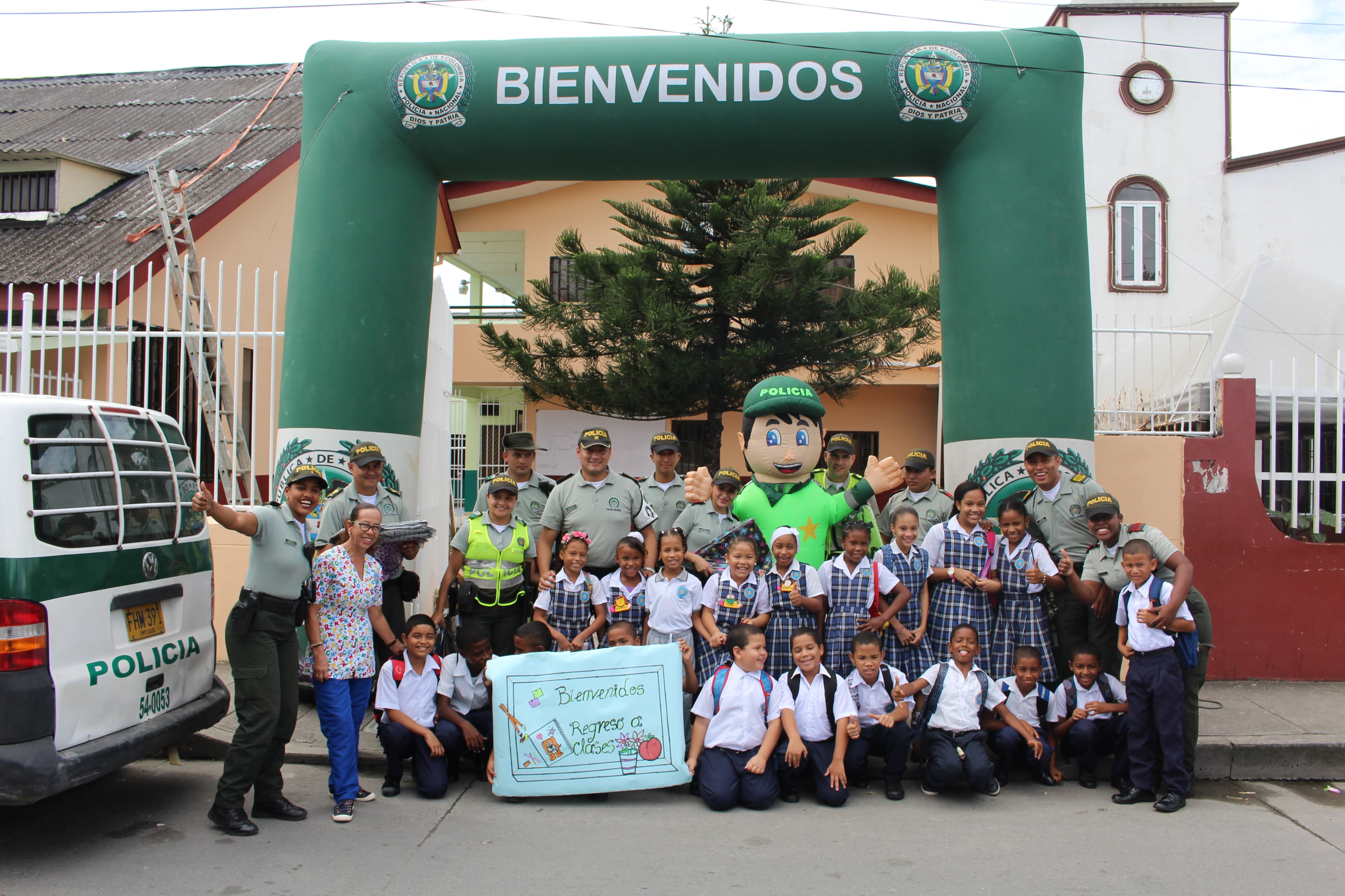 #DeRegresoAClase se tomó los colegios de la isla