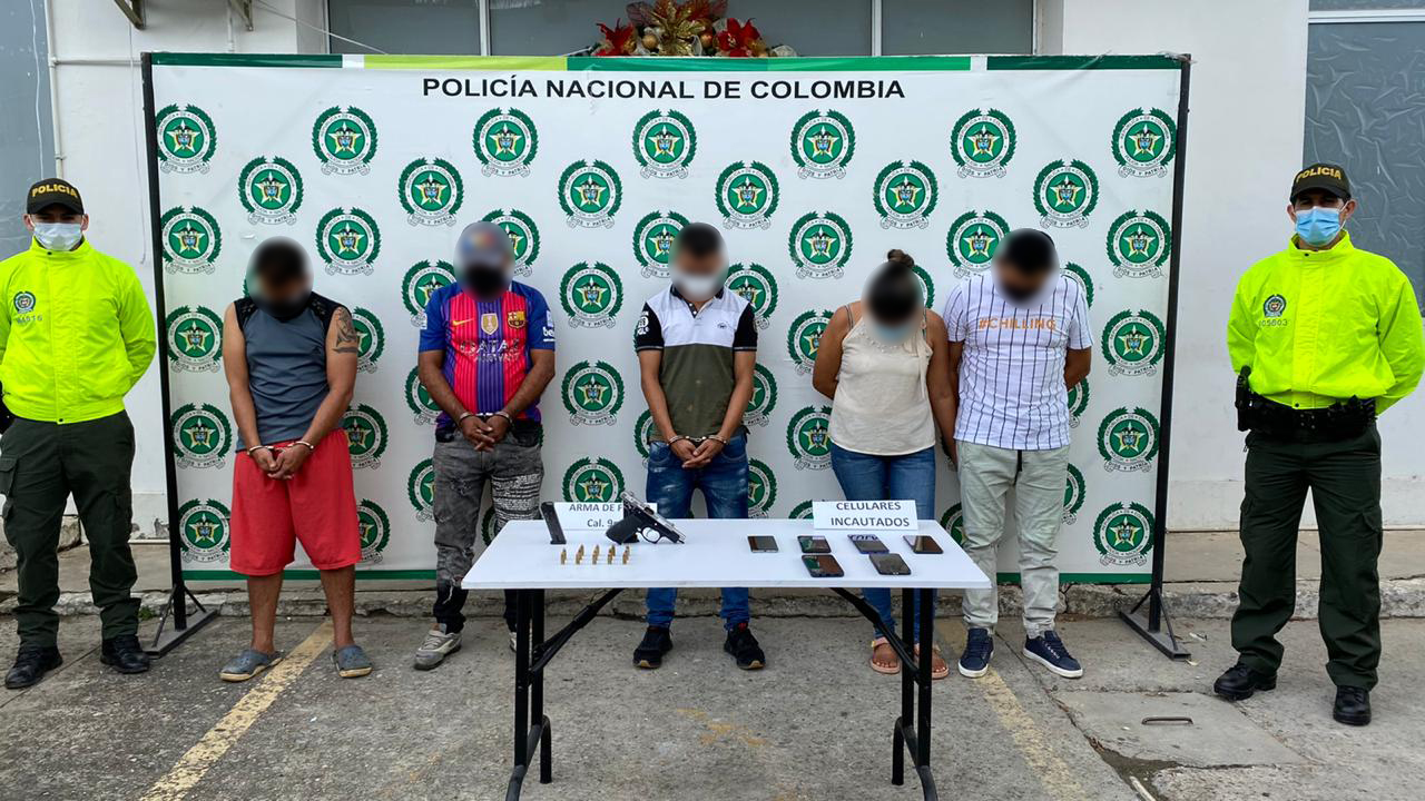 Desarticulados_Los_Clones_En_Santander_4