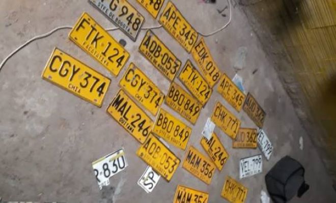 vehiculos_y_placas_halladas_por_la_policia
