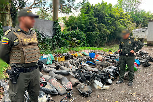 Gracias al GPS de un celular, se desmantela deshuasadero de motocicletas