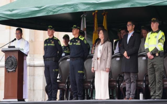 Polic&iacute;as estar&aacute;n presentes en m&aacute;s de 400 centros religiosos, 15 de ellos priorizados como Monserrate, 20 de Julio, Cerro de Guadalupe