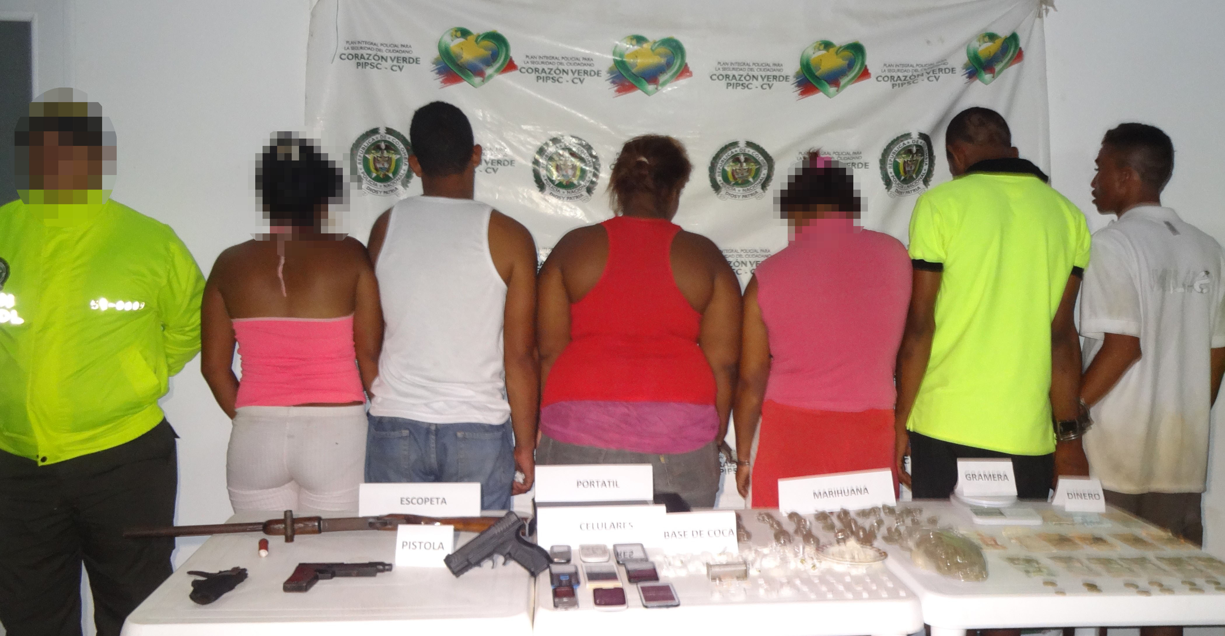 Unidades policiales de Transito y Transporte, capturaron a las "Diosas de la marihuana"