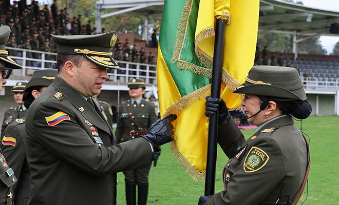 NUEVA DORECTORA ECSAN