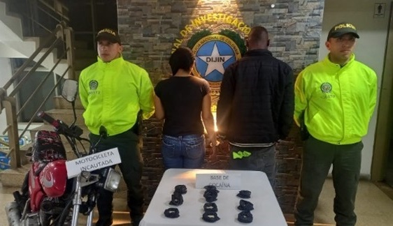 Iban a bordo de una motocicleta a expender el estupefaciente