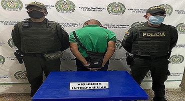 Hombre de 66 años de edad agrede a su compañera sentimental 