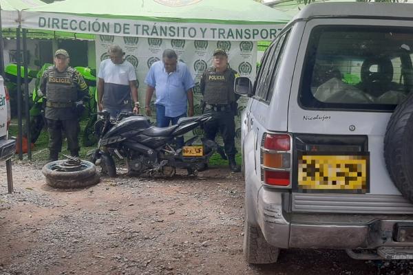 Dos personas capturas en flagrancia por el delito de receptación, un vehículo incautado, y una motocicleta recupera por el delito de hurto