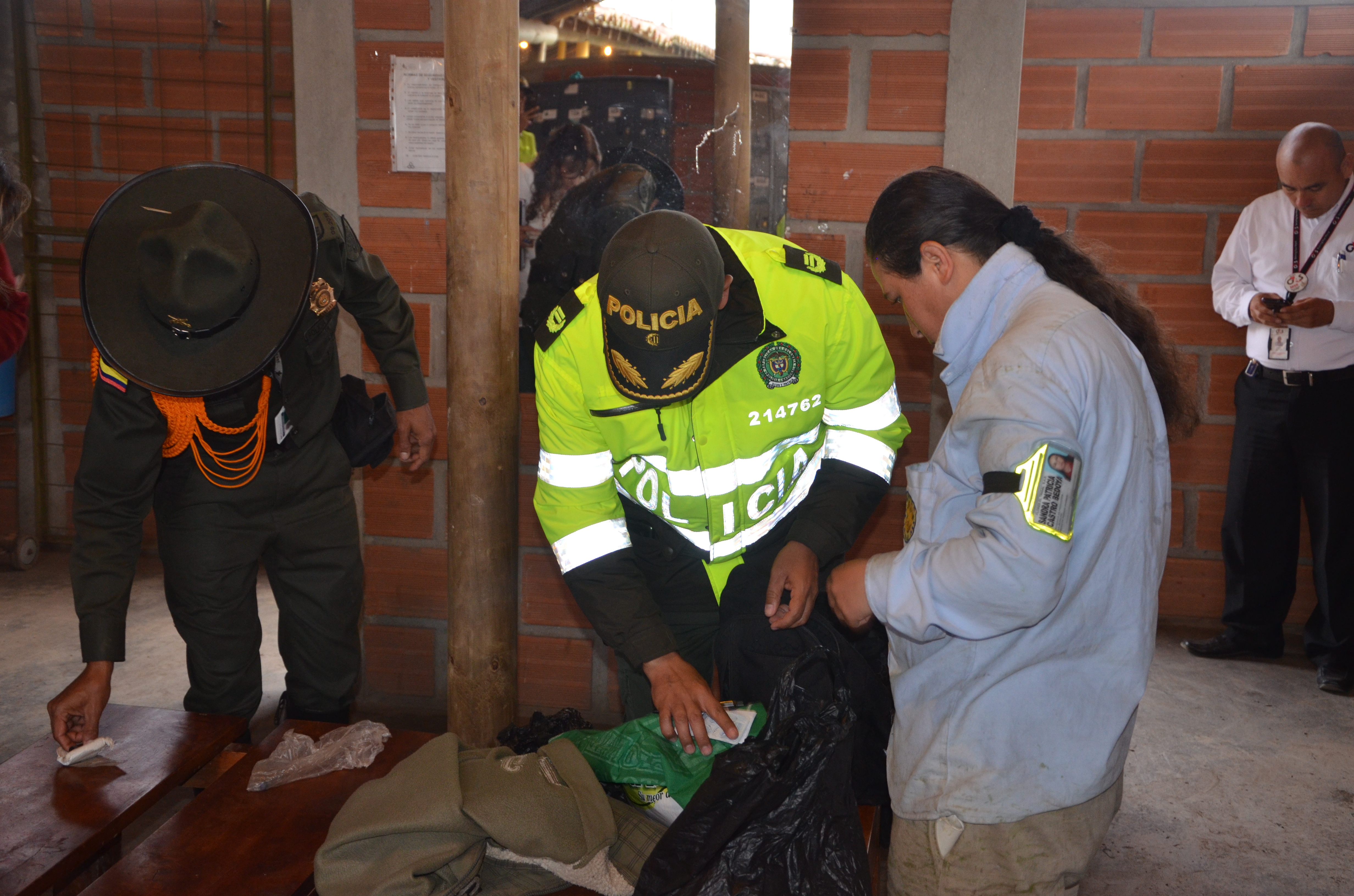 Control de seguridad y prevención de delitos en la zona de cultivo de flores