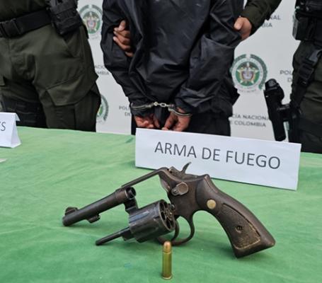 Arma incautada a alias "Chinga" en Villamaría