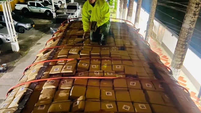 El Alijo fue hallado escondido en la parte superior de la carpa de un vehículo tipo camión