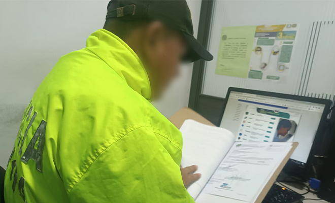 El asesinato de sus padres a manos de paramilitares lo llevó a ser Policía.