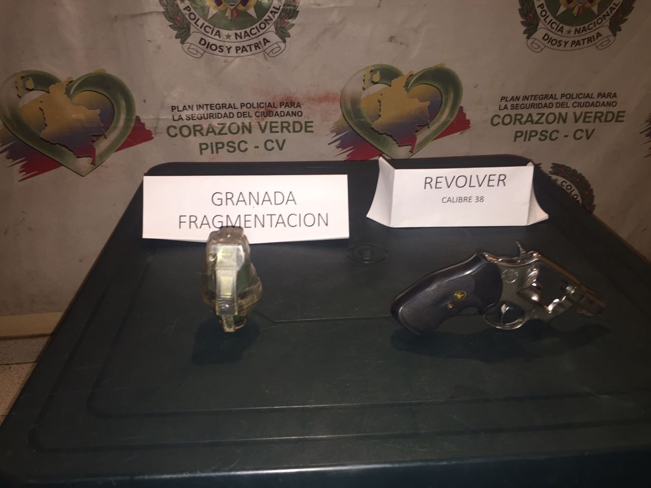 Estas armas iban camuflado en un casco 