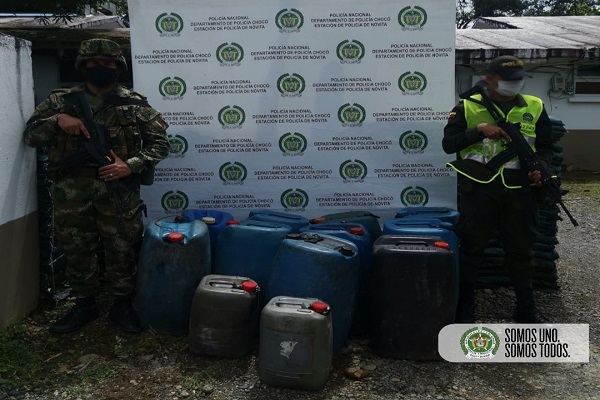 En-articulación-con-el-Ejército-Nacional-incautamos-158-galones-de-gasolina. 